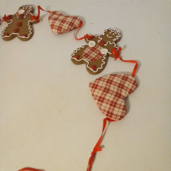 House Of Lloyd Gingerhearts Garland Christmas Around The World 1996 - Picture 7 of 12